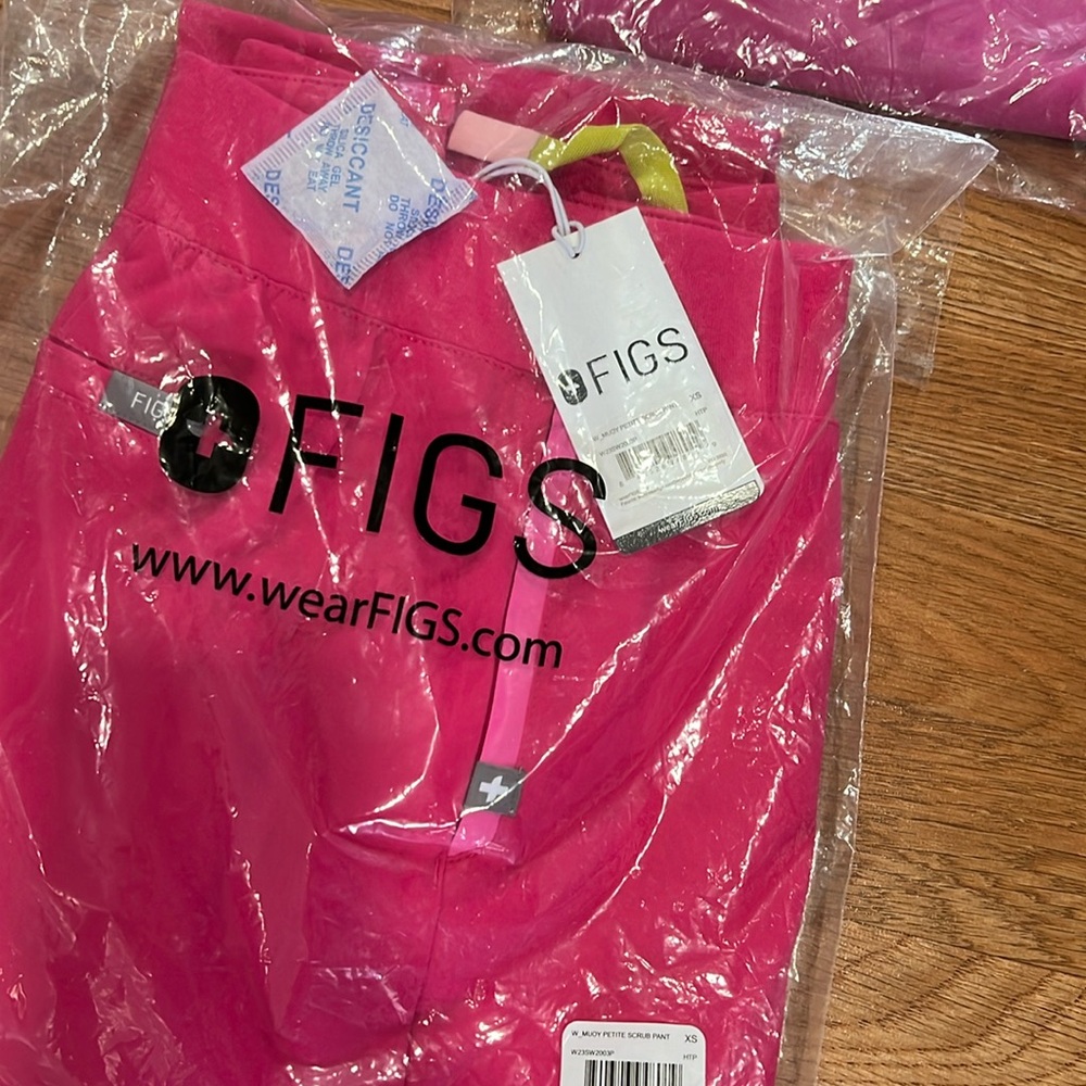 FIGS scrubs Zamora jogger size xs in hot pink  brand NWT